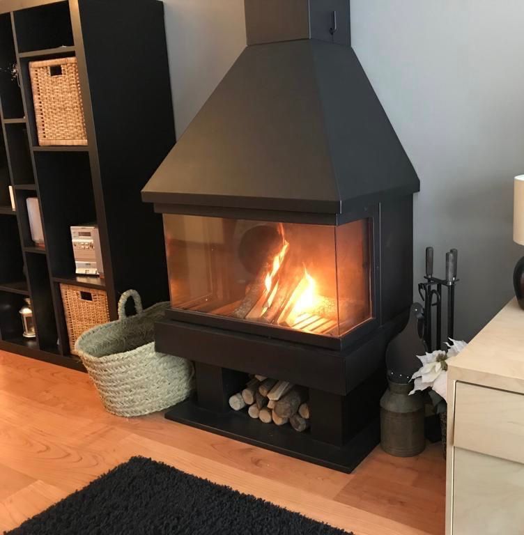 Vista exterior de Apartament de lloguer en Alp amb Calefacció, Parquet i Moblat