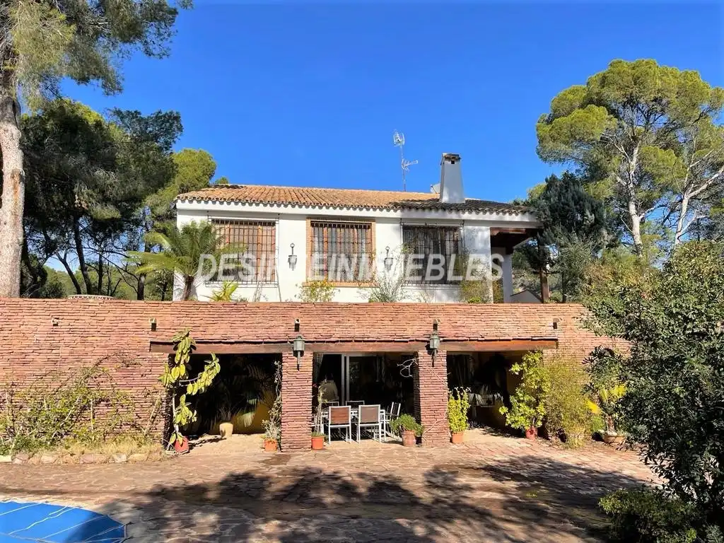 Chalet con piscina en venta en Calle Carrasca, imagen 4