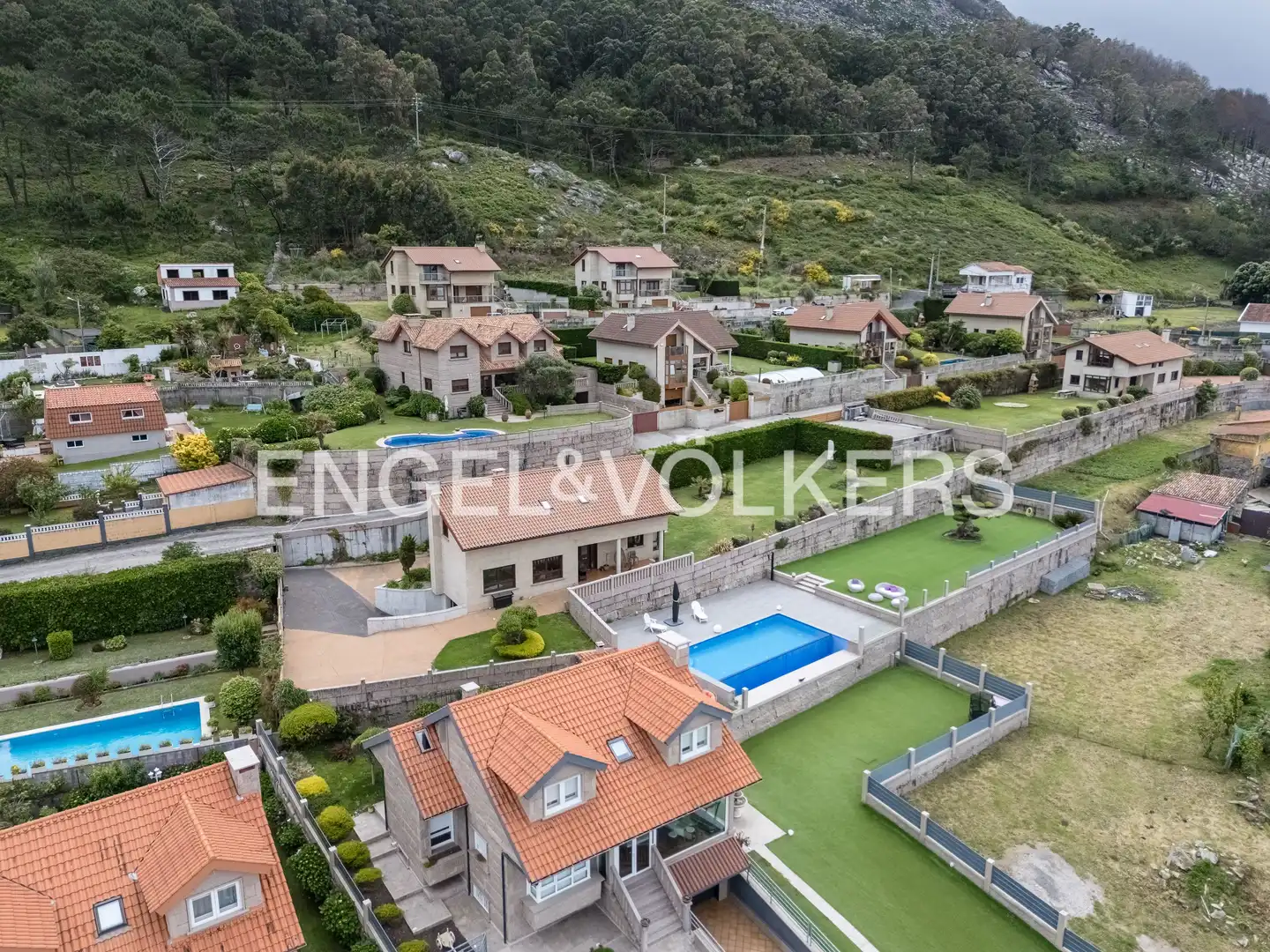 Vista exterior de Casa o xalet en venda en Oia amb Calefacció, Jardí privat i Parquet