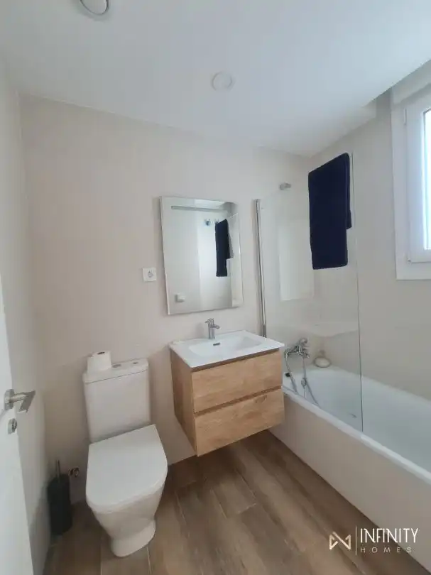Baño de Piso de alquiler en Zamudio con Calefacción, Terraza y Balcón