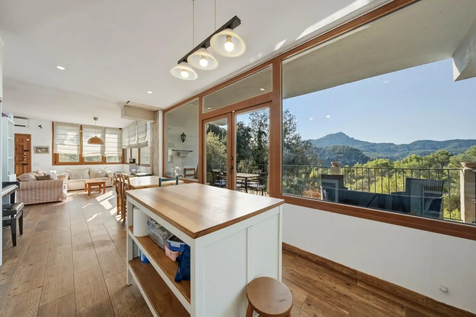 Comedor de Finca rústica en venta en Puigpunyent con Aire acondicionado, Calefacción y Jardín privado
