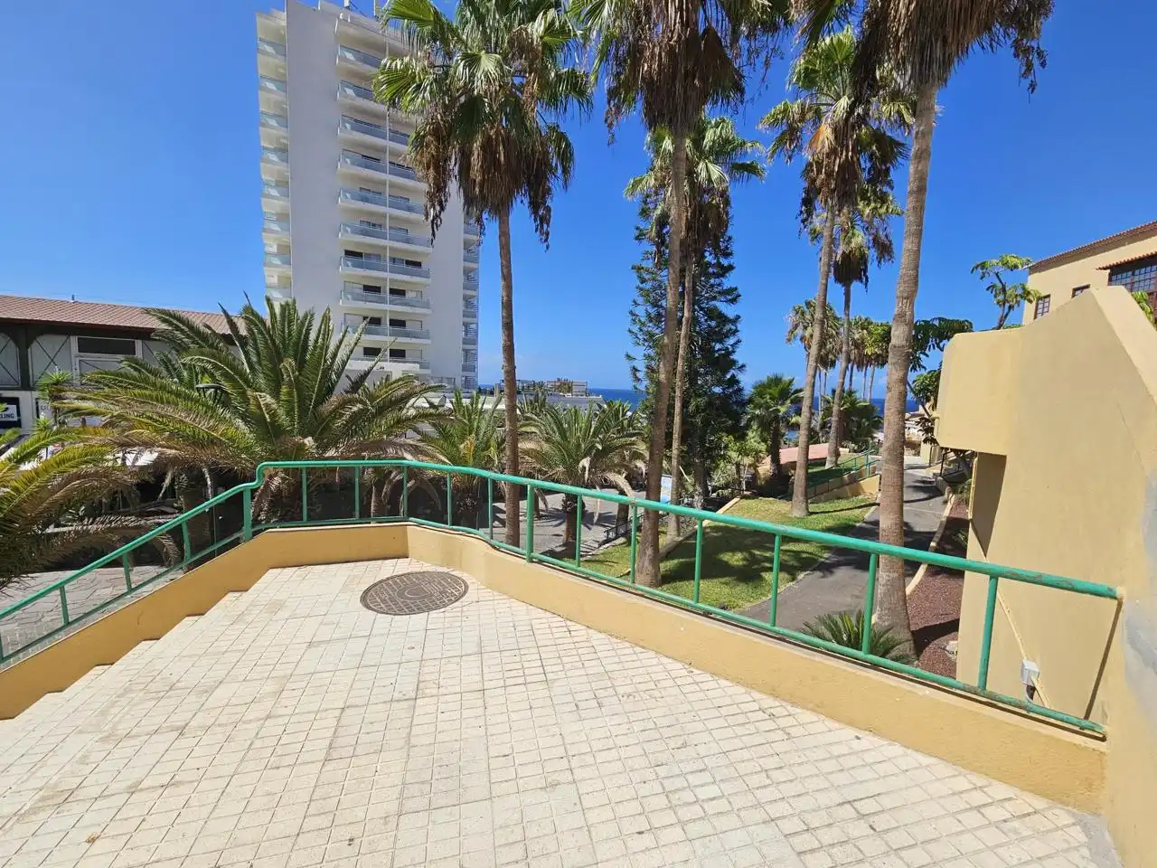 Terrace of Ground floor for rent in Adeje
