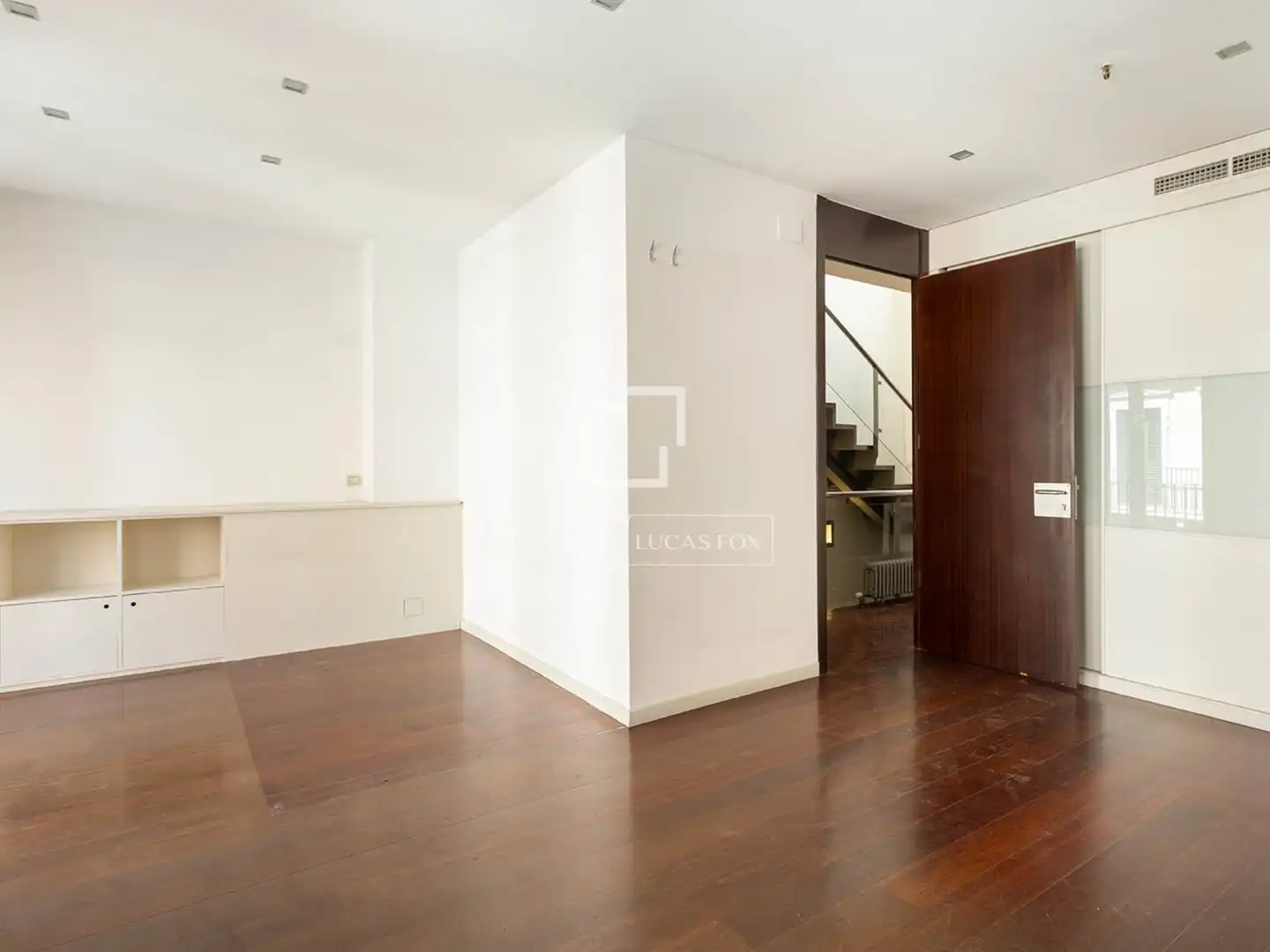 Houses for sale in Barcelona  with Air Conditioner, Terrace and Storage room