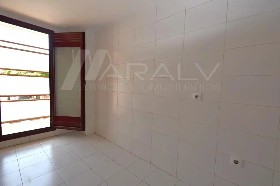 Flat for sale in Calle Ciudad Vieja de Cáceres, PAU de Carabanchel