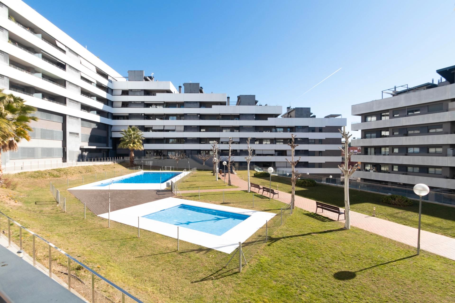 Vista exterior de Dúplex en venda en Terrassa amb Aire condicionat, Calefacció i Jardí privat
