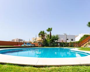 Piscina de Casa adosada en venda en Benalmádena amb Aire condicionat, Jardí privat i Terrassa