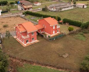 Casa o xalet en venda en Sariego amb Calefacció, Parquet i Terrassa