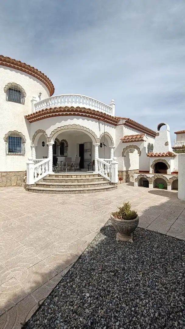 Terrassa de Casa o xalet en venda en Mont-roig del Camp amb Aire condicionat, Calefacció i Jardí privat