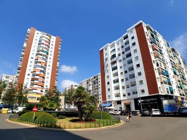 Pis amb ascensor en venda a Pasaje Aralar 4