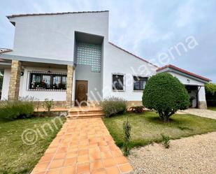 Exterior view of House or chalet for sale in Garrafe de Torío  with Heating, Private garden and Terrace