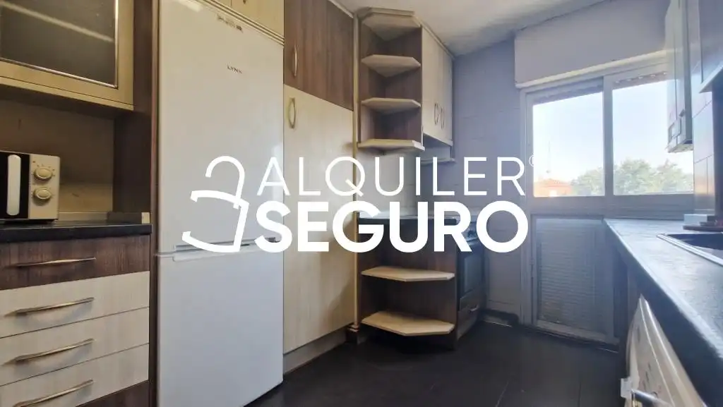 Kitchen of Flat for rent in Madrid  with Air Conditioner, Heating and Furnished