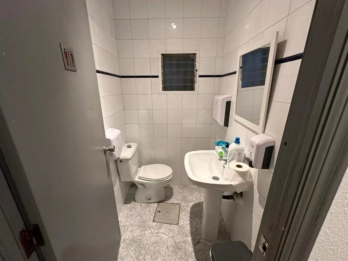Bany de Local en venda en Benidorm amb Aire condicionat
