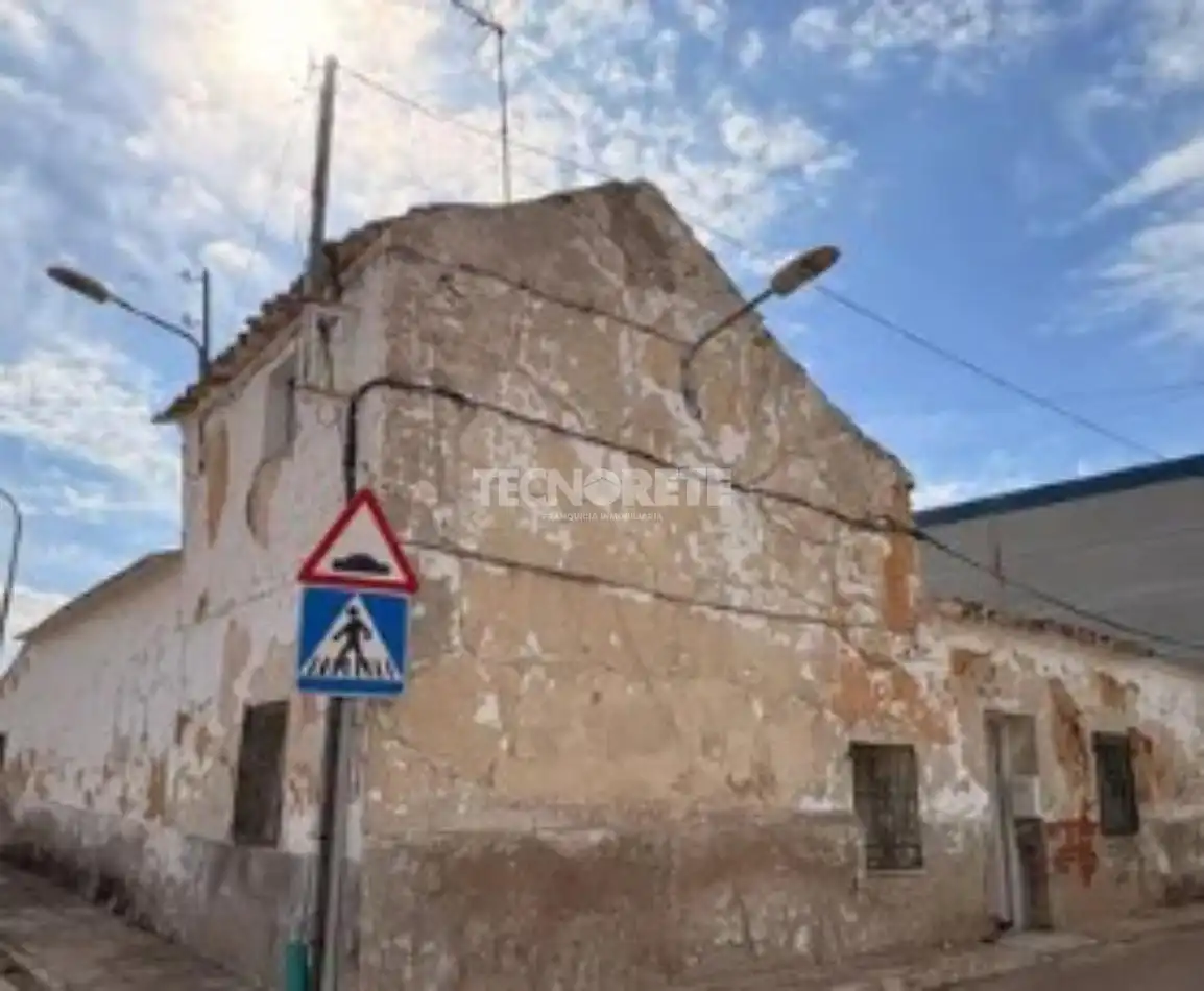 Vista exterior de Casa adosada en venda en Cabañas de Yepes
