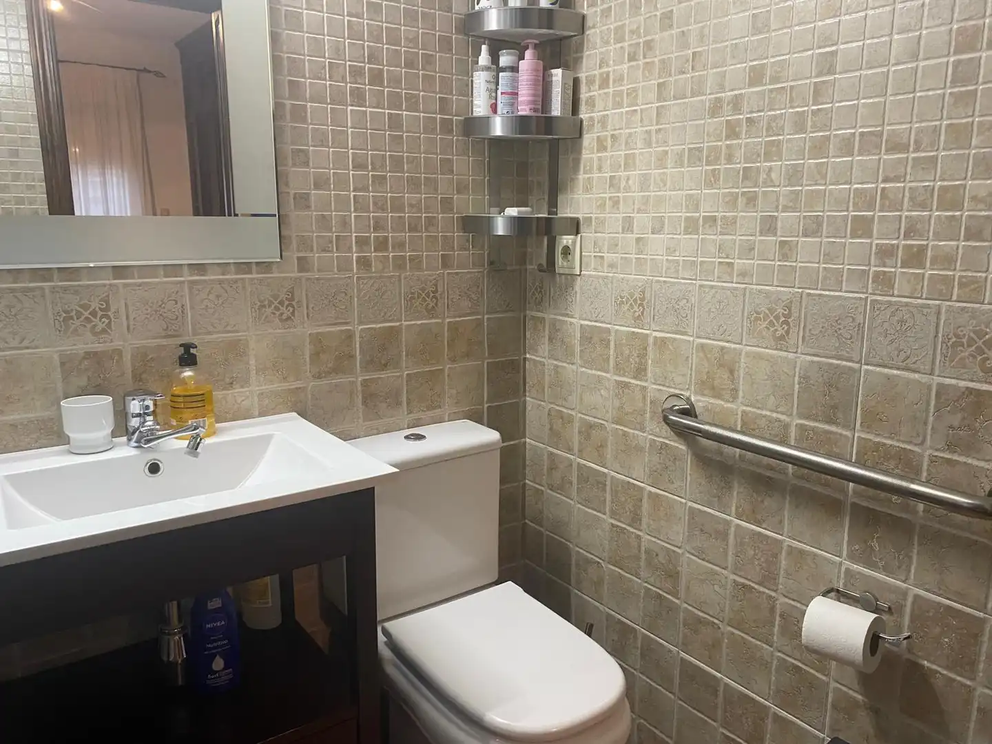 Bany de Casa o xalet en venda en Córdoba amb Aire condicionat, Calefacció i Jardí privat