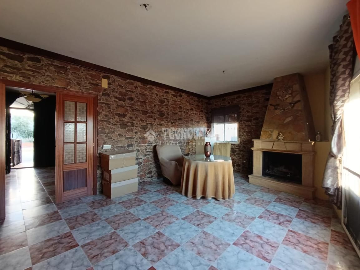 Sala d'estar de Casa adosada en venda en Santa Elena amb Calefacció