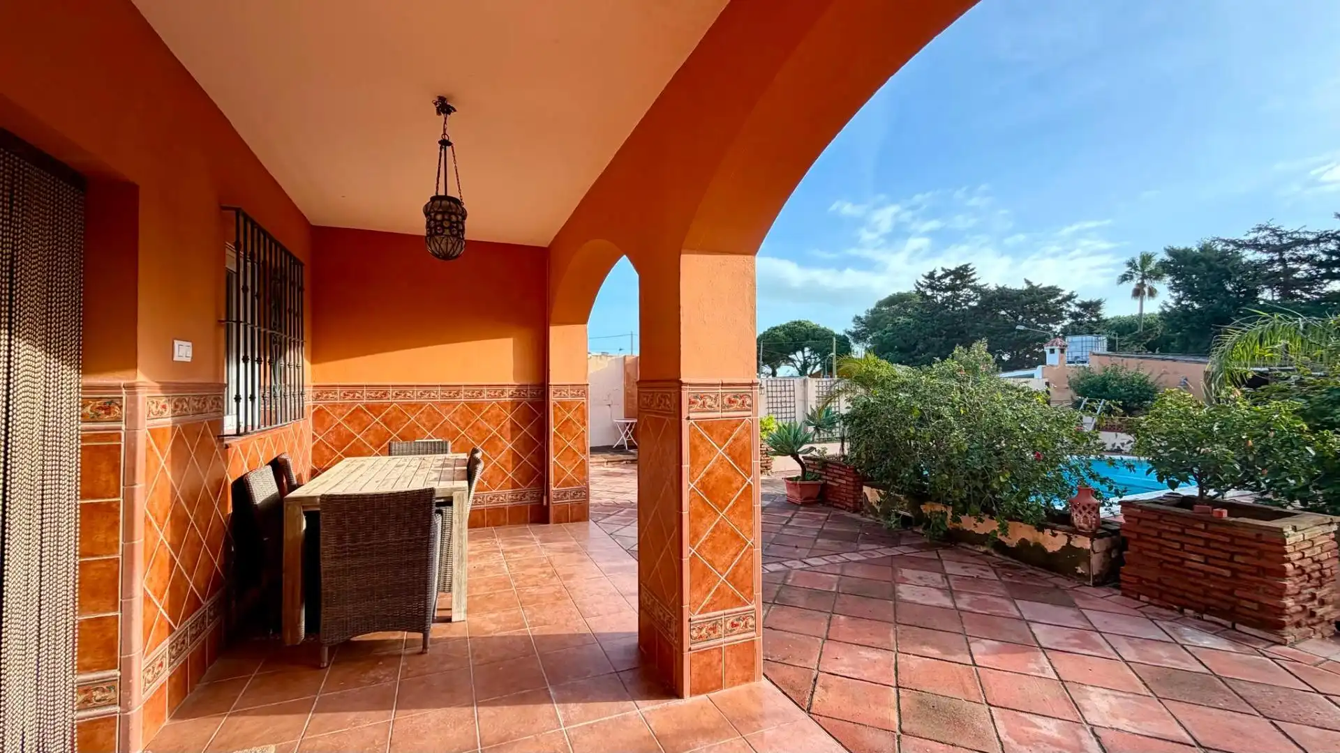 Terrassa de Casa o xalet en venda en La Línea de la Concepción amb Jardí privat i Piscina