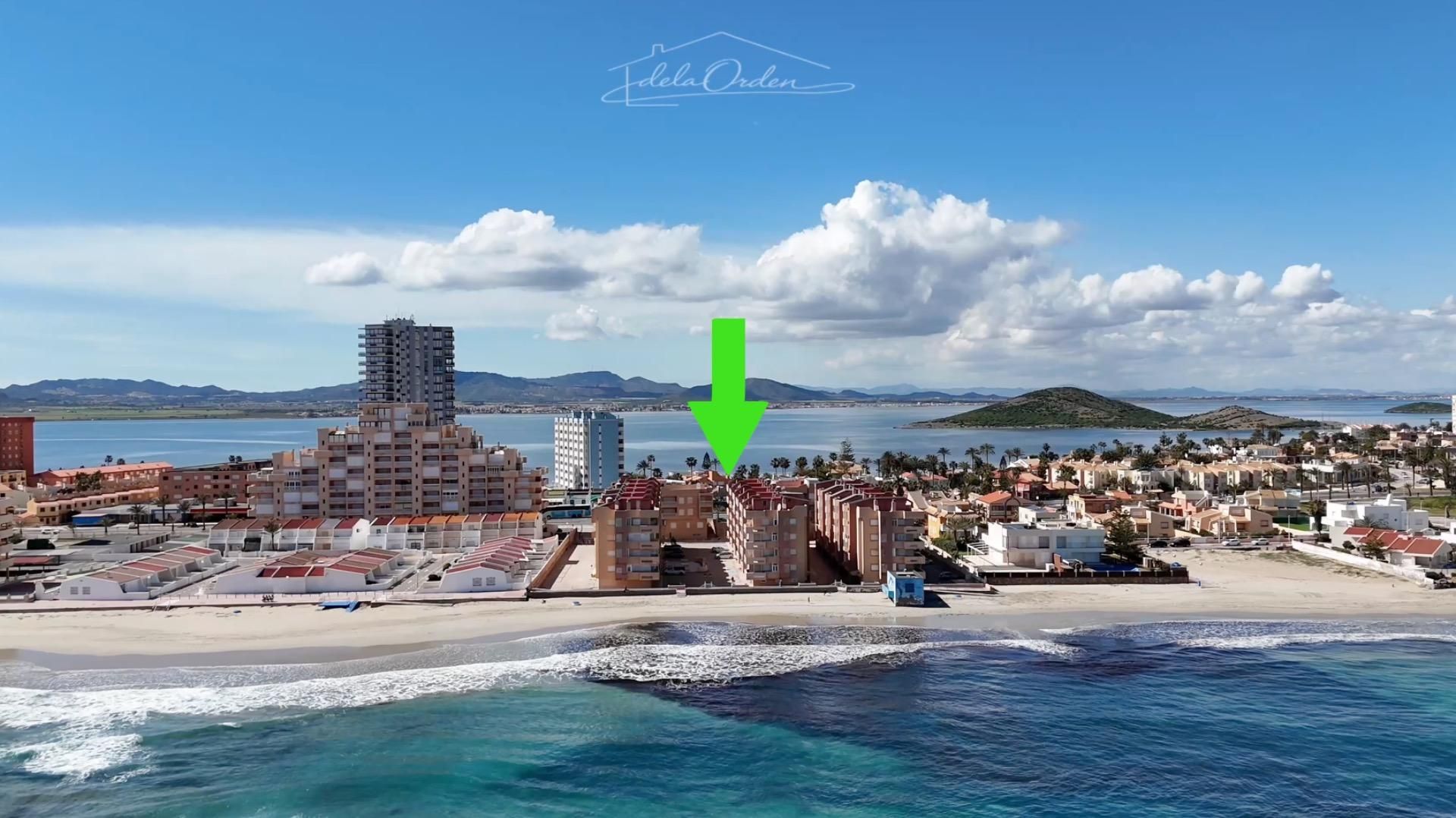 Außenansicht von Wohnungen zum Verkauf in La Manga del Mar Menor mit Klimaanlage