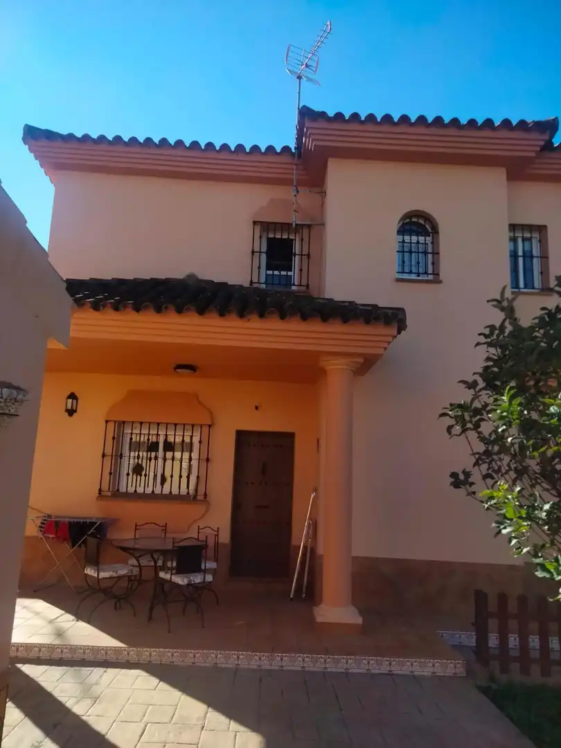 Vista exterior de Casa o xalet en venda en Chiclana de la Frontera