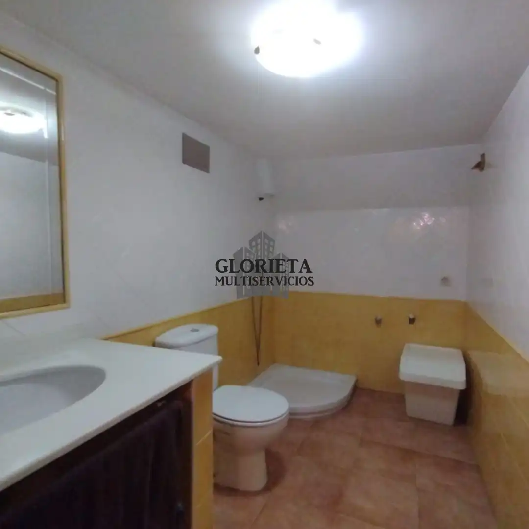 Bany de Casa o xalet en venda en Vigo  amb Calefacció, Terrassa i Traster