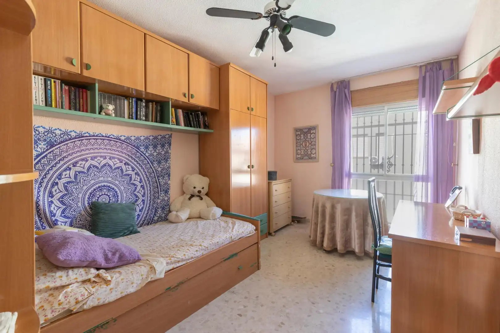 Habitación de Piso en venta en Peligros con Aire acondicionado, Amueblado y Balcón
