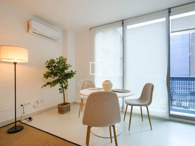 Piso en Alquiler en Virgen del Cortijo - Manoteras