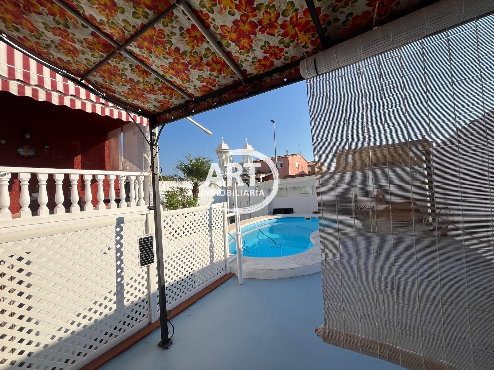 Garden of Single-family semi-detached for sale in La Pobla de Vallbona  with Air Conditioner, Heating and Terrace