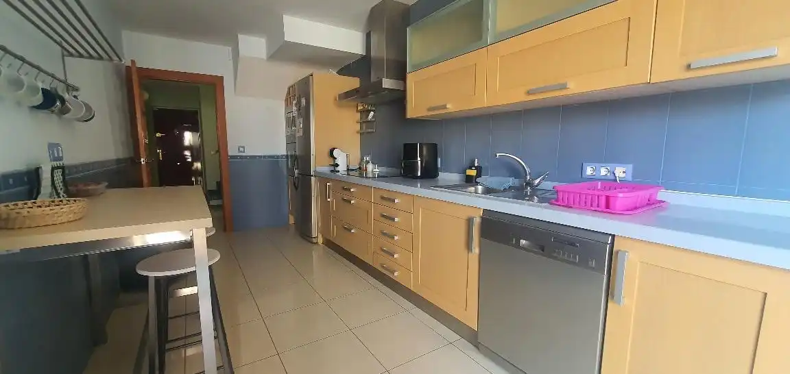 Cuina de Casa adosada en venda en Hellín amb Aire condicionat, Calefacció i Parquet