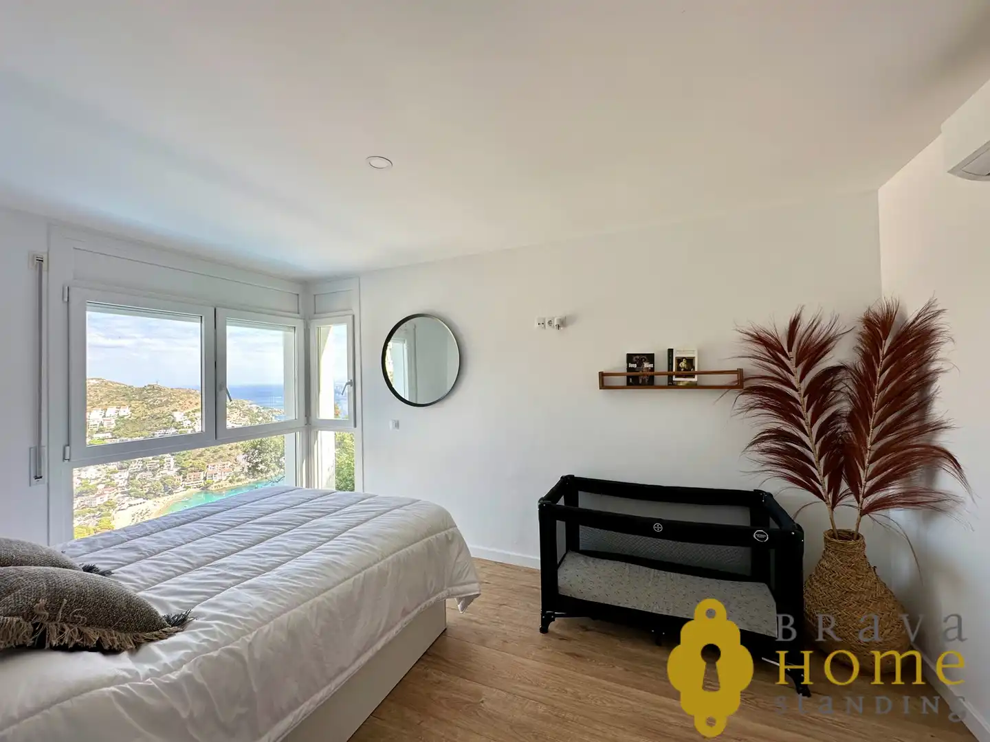 Dormitori de Casa o xalet en venda en Roses amb Aire condicionat, Jardí privat i Terrassa