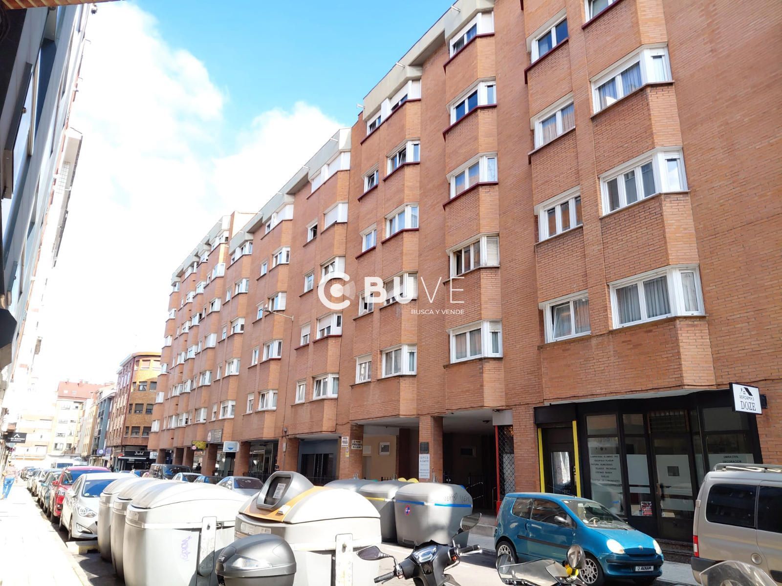 Vista exterior de Pis en venda en Gijón  amb Calefacció