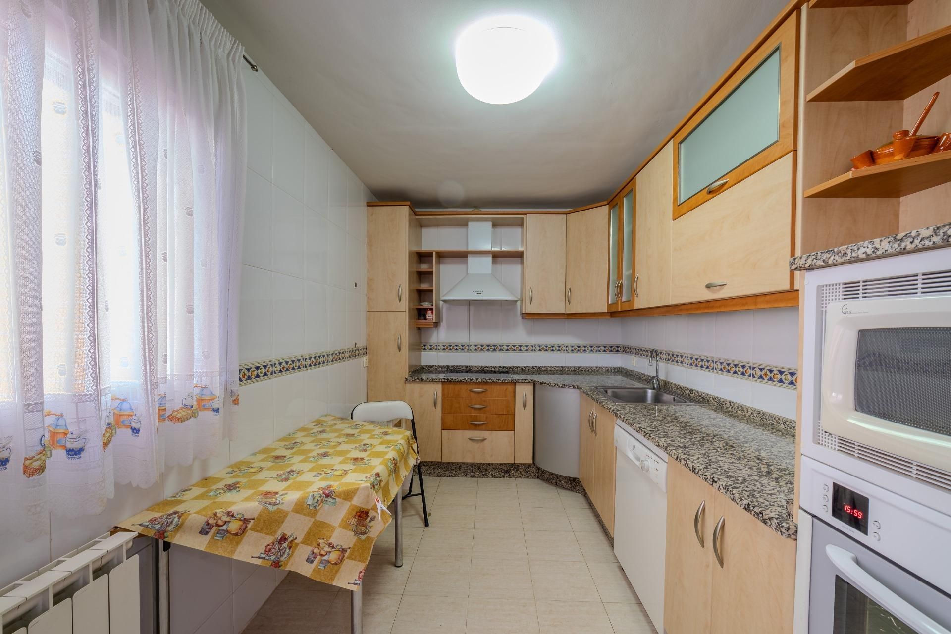 Kitchen of Single-family semi-detached to rent in Villaralbo  with Heating, Storage room and Balcony