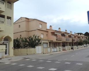 Vista exterior de Casa adosada en venda en L'Escala