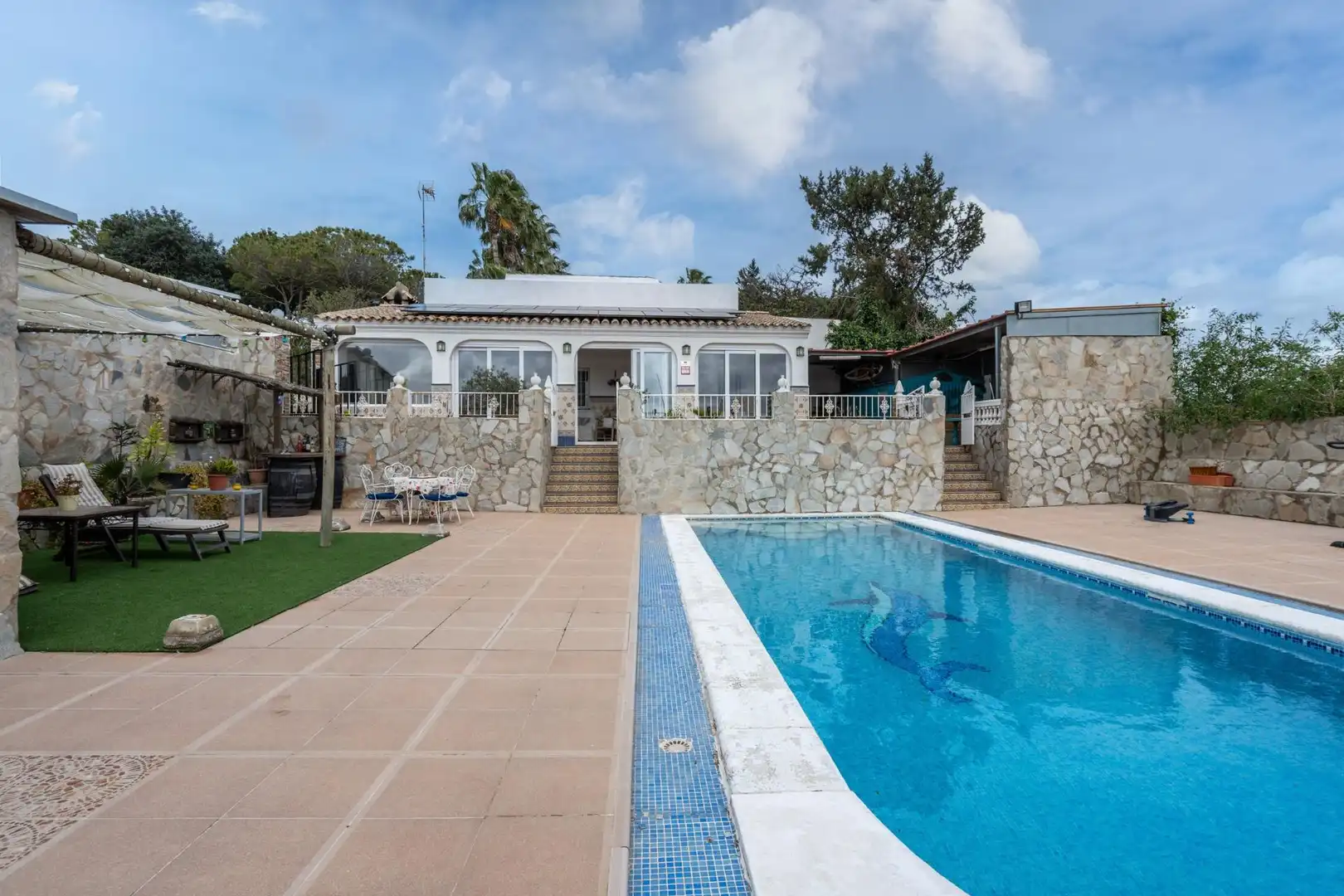 Piscina de Casa o chalet en venta en Chiclana de la Frontera con Aire acondicionado, Calefacción y Jardín privado