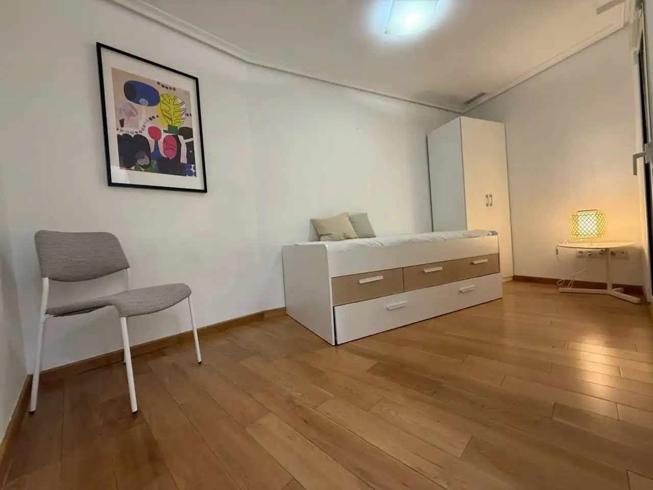 Bedroom of Flat for rent in Valencia  with Air Conditioner, Heating and Furnished
