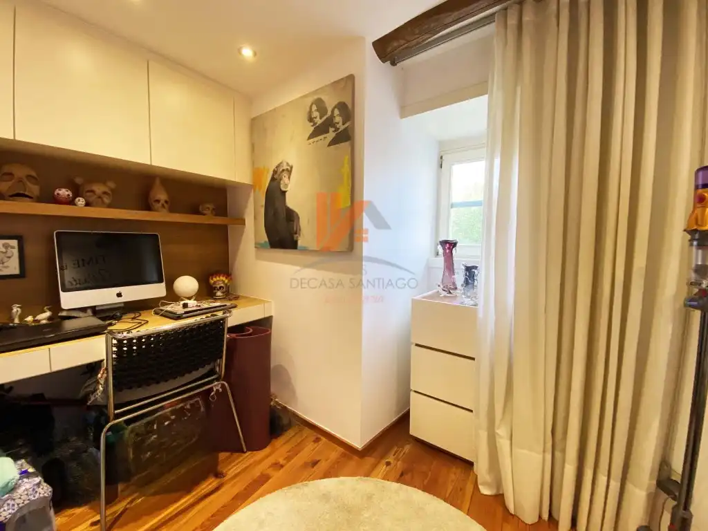 Bedroom of Houses for sale in Santiago de Compostela   with Washing machine