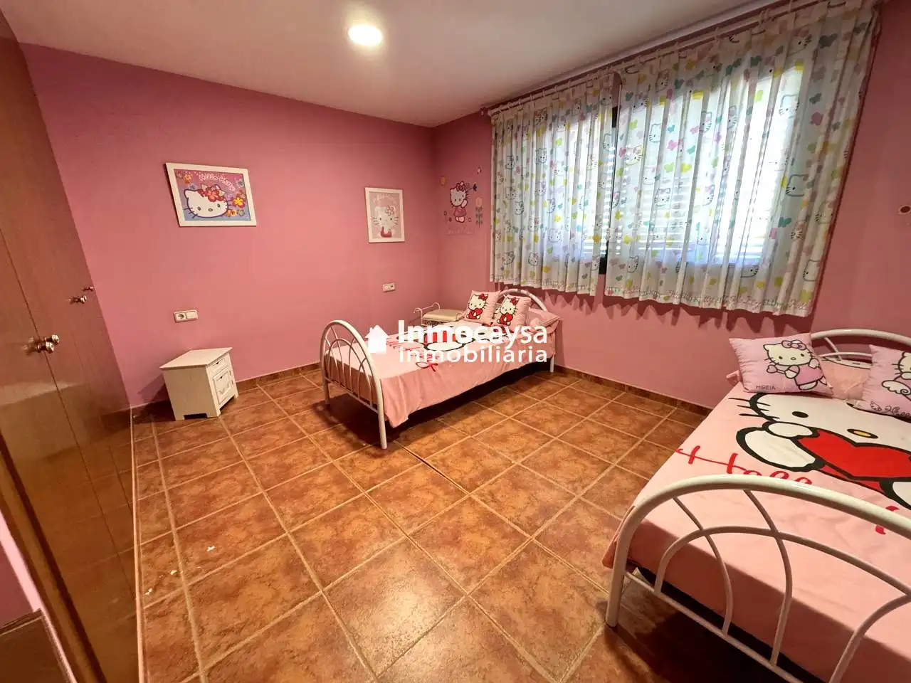 Habitación de Casa o chalet en venta en Novelé  / Novetlè con Aire acondicionado, Terraza y Piscina