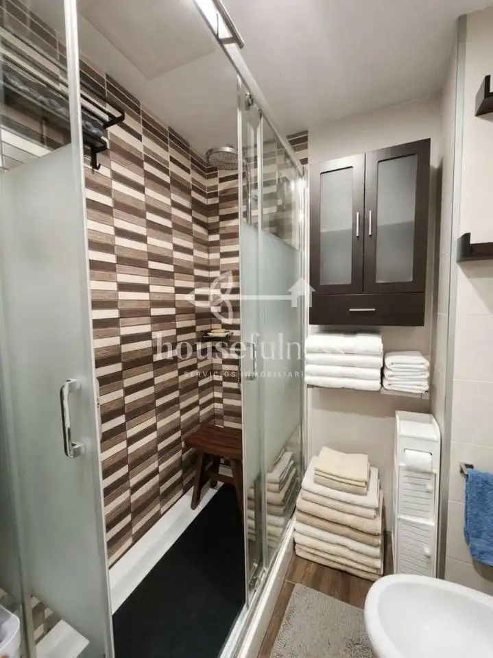 Badezimmer von Wohnung zum Verkauf in Ferrol mit Heizung, Abstellraum und Möbliert
