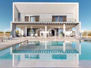 Chalet con balcón en venta en Calle de Derroch