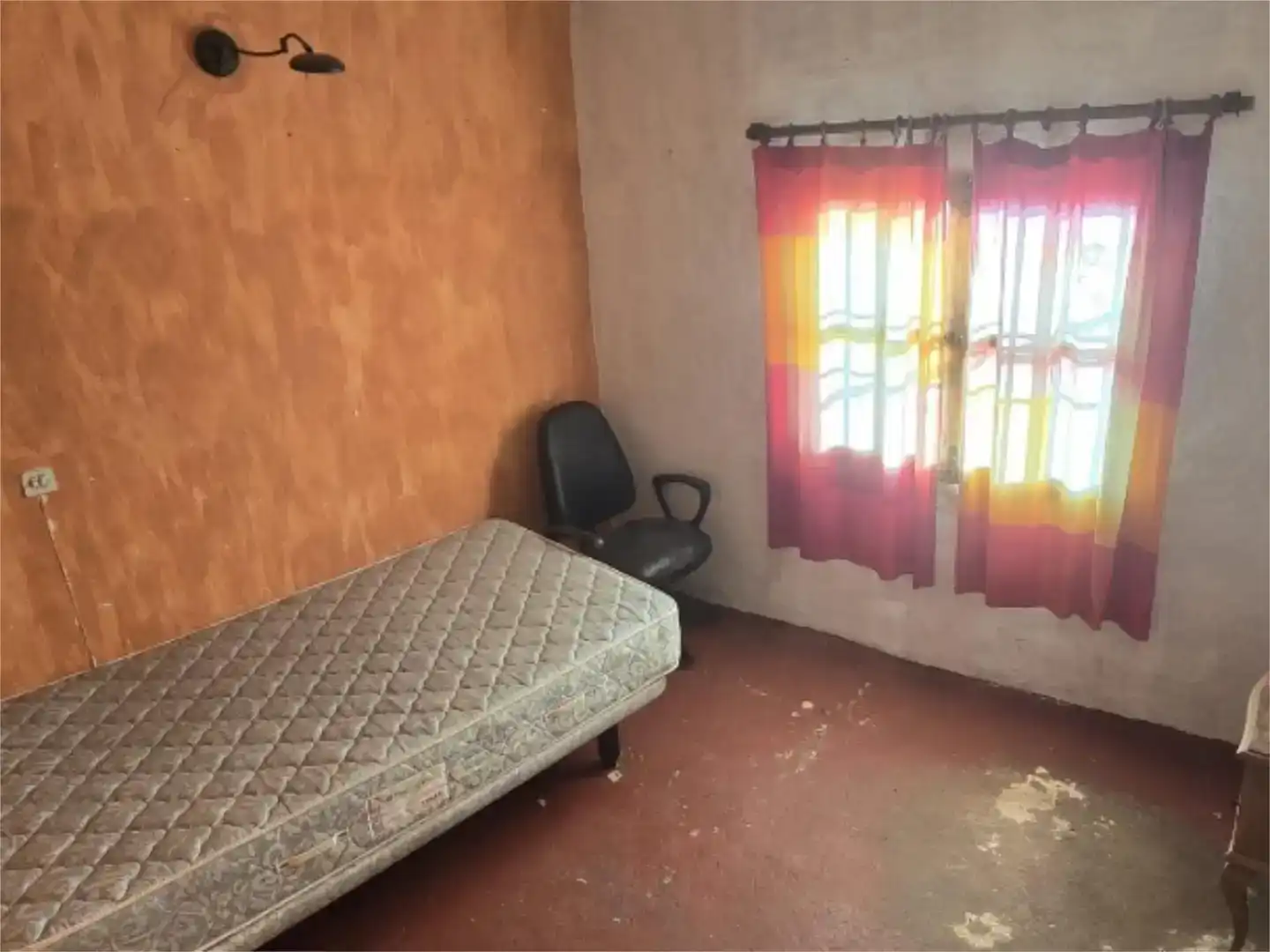Dormitori de Casa adosada en venda en Buendía, Cuenca