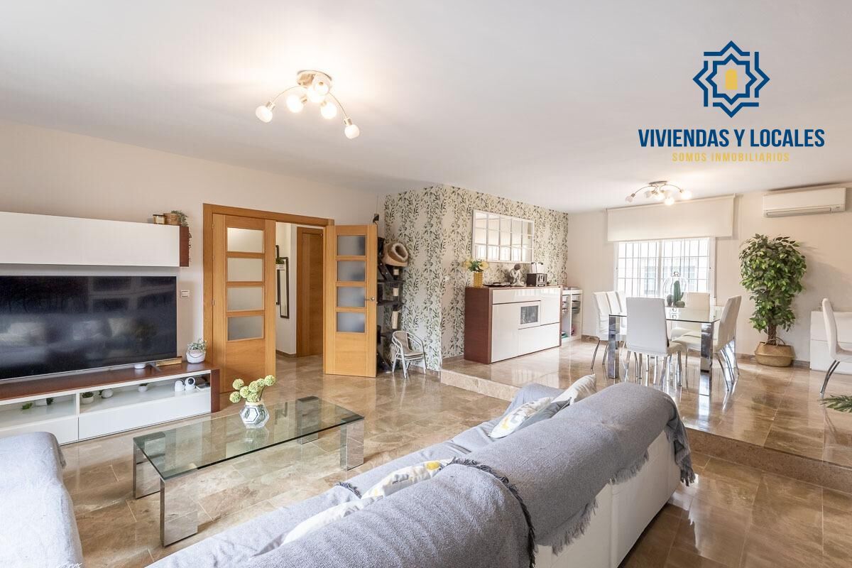 Casa adosada en venda a San Cayetano