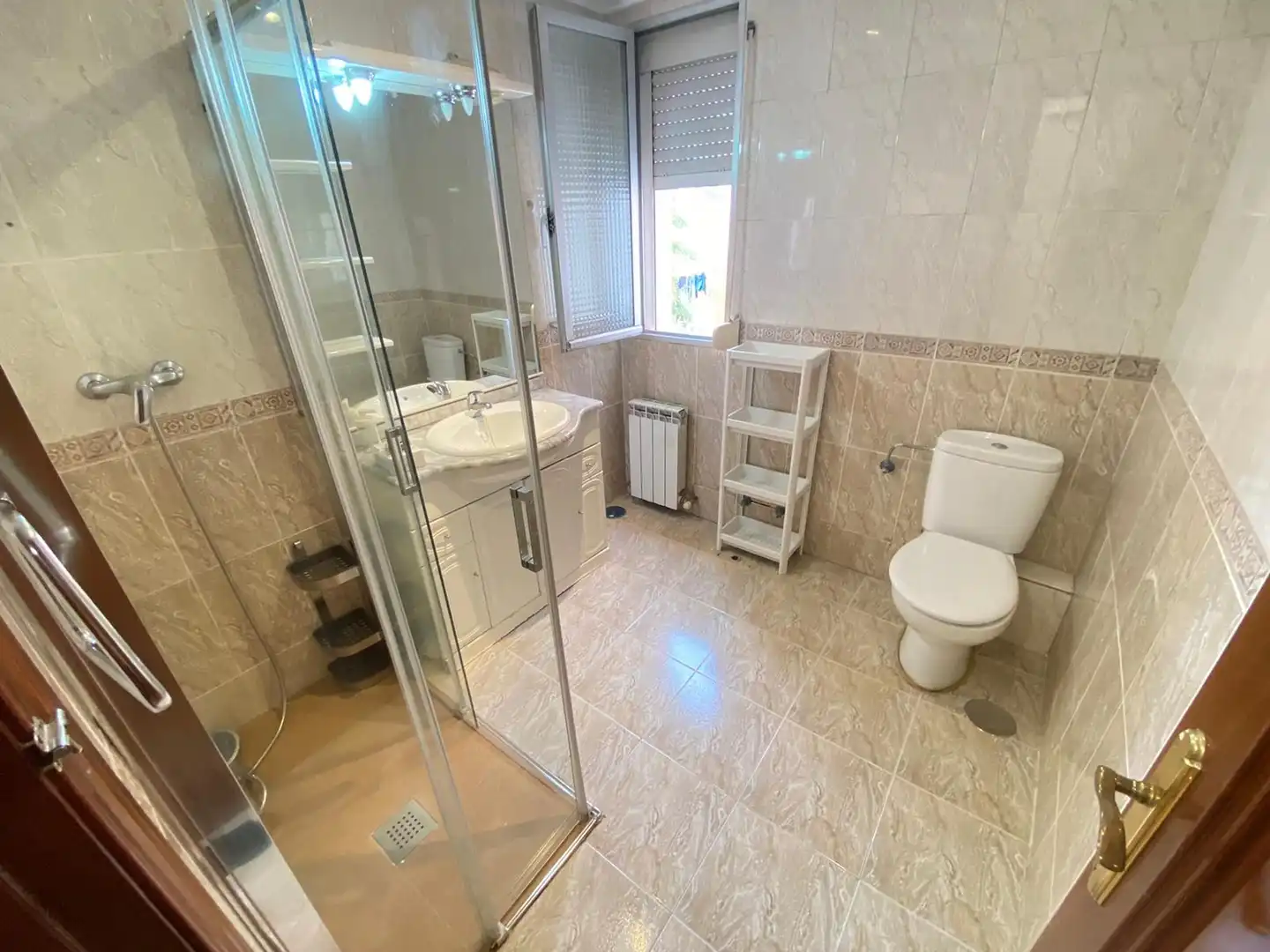 Room in Calle Pico de Alba, 2, Palomeras Bajas