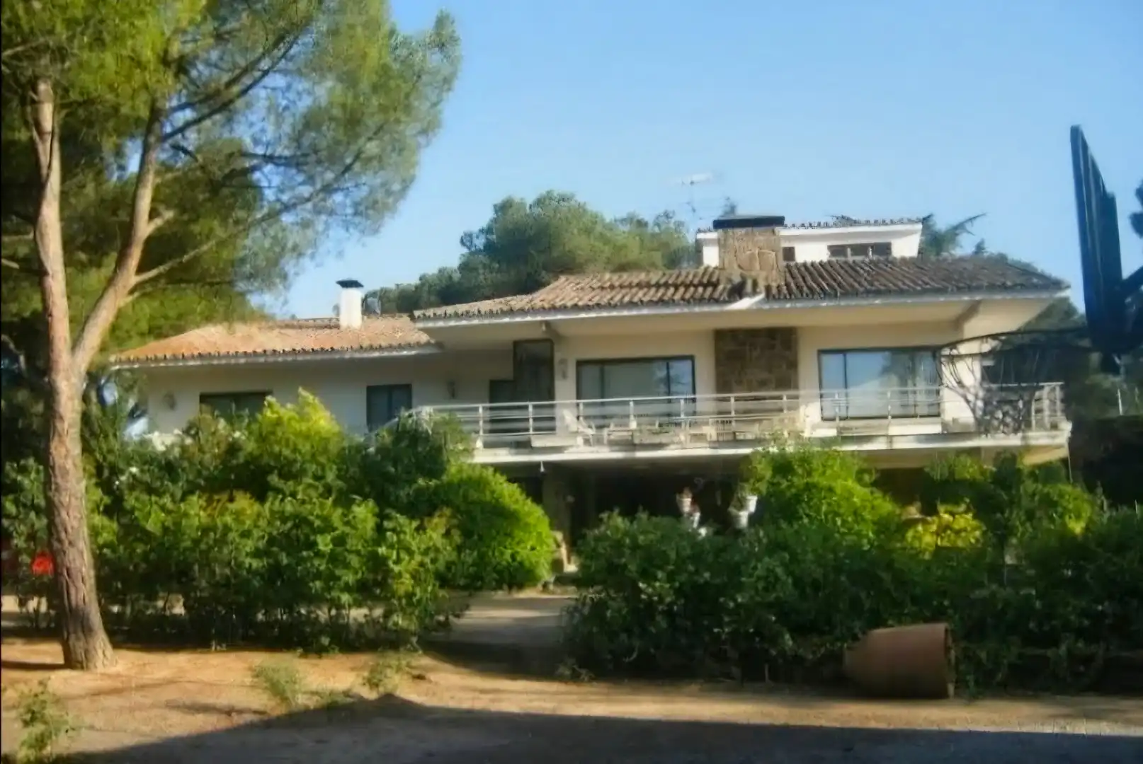Außenansicht von Haus oder Chalet zum Verkauf in Galapagar mit Klimaanlage, Heizung und Privatgarten