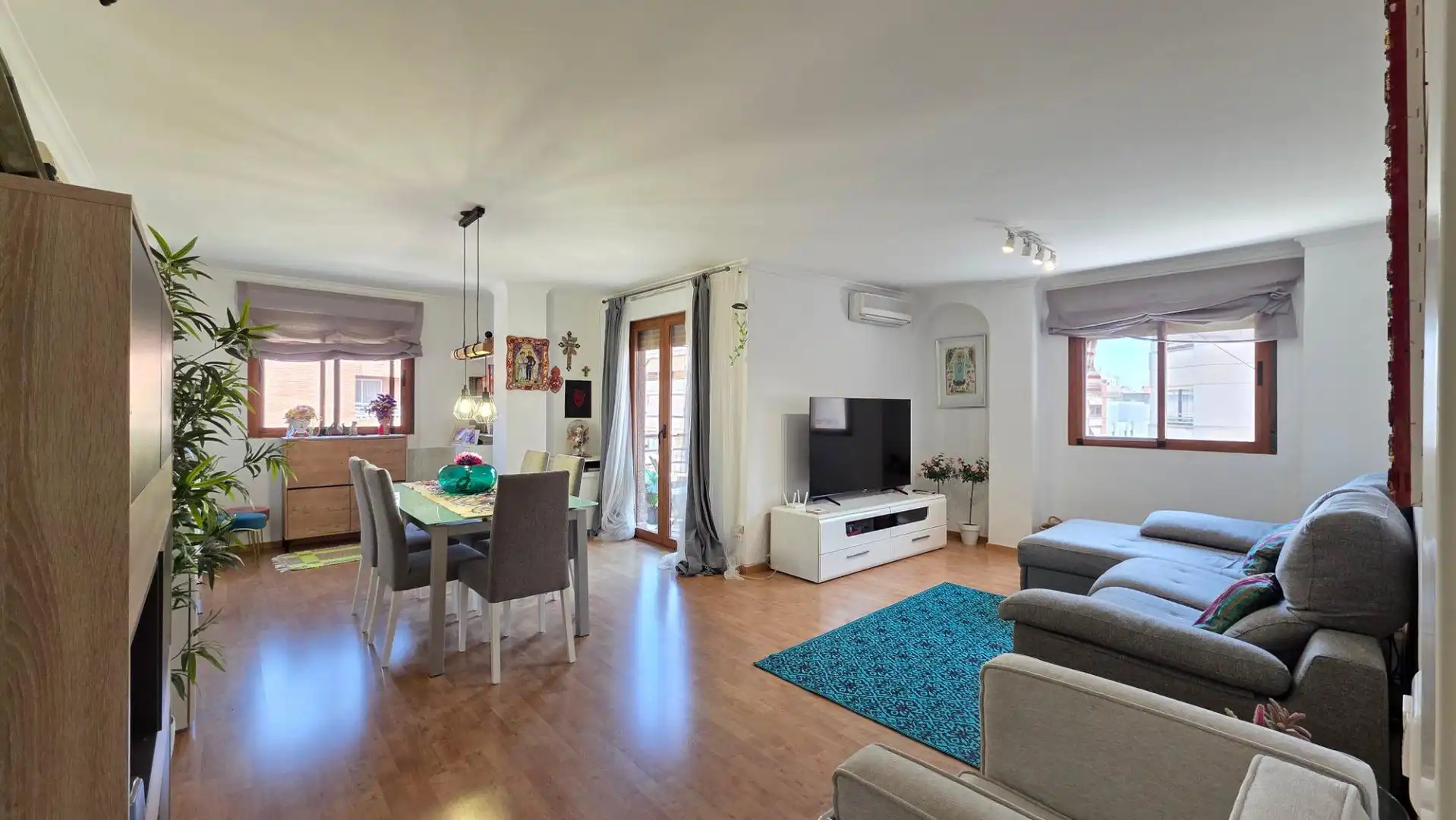 Sala d'estar de Pis en venda en Gandia amb Aire condicionat i Balcó
