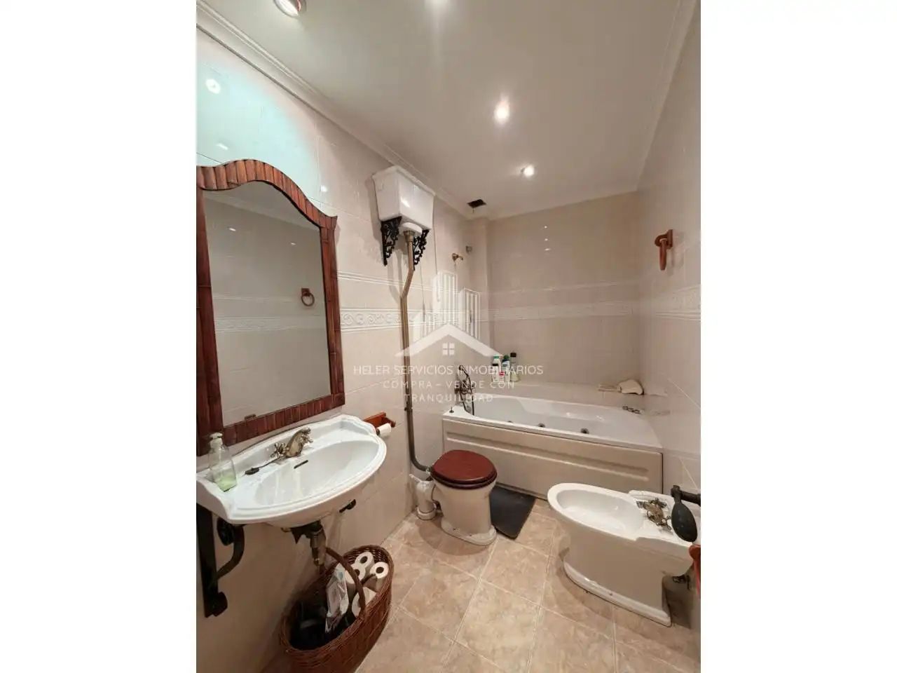 Baño de Piso en venta en Soneja con Amueblado