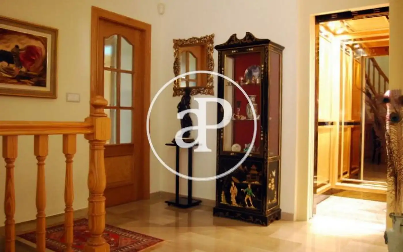 Casa o chalet en venta en Sagunto / Sagunt con Aire acondicionado, Calefacción y Jardín privado