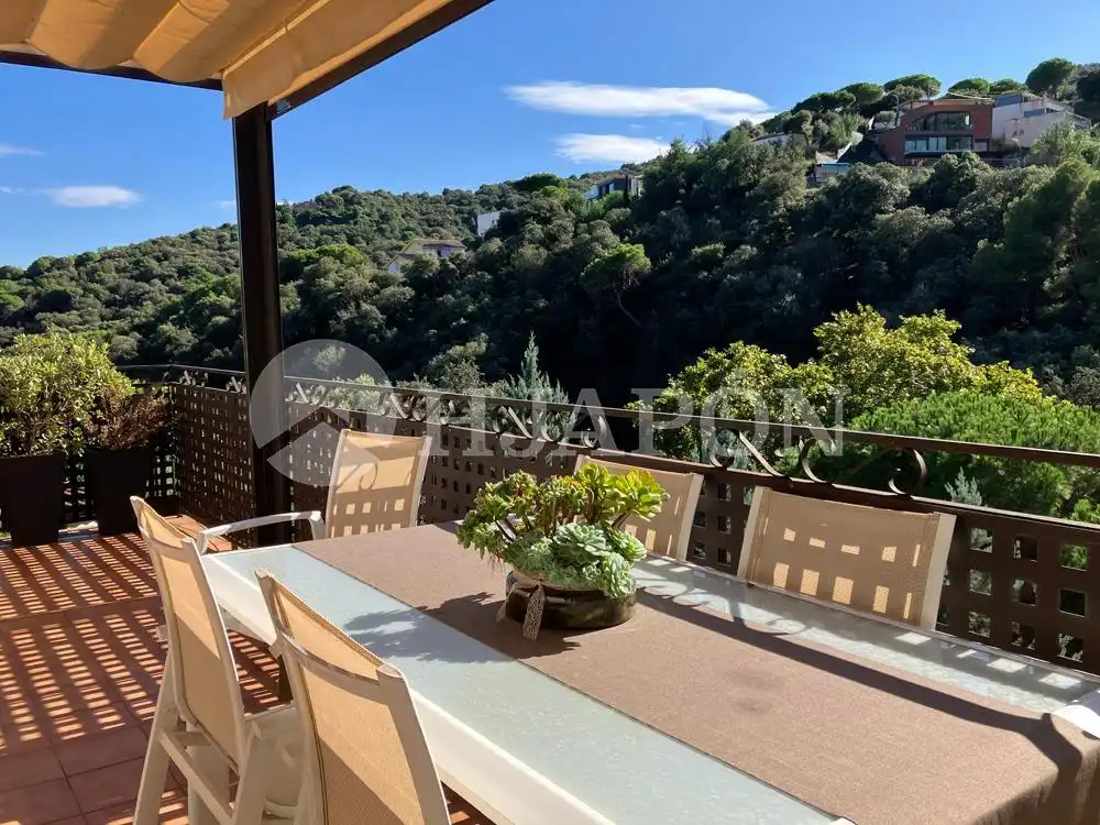 Terrassa de Casa o xalet en venda en Alella amb Aire condicionat, Calefacció i Jardí privat