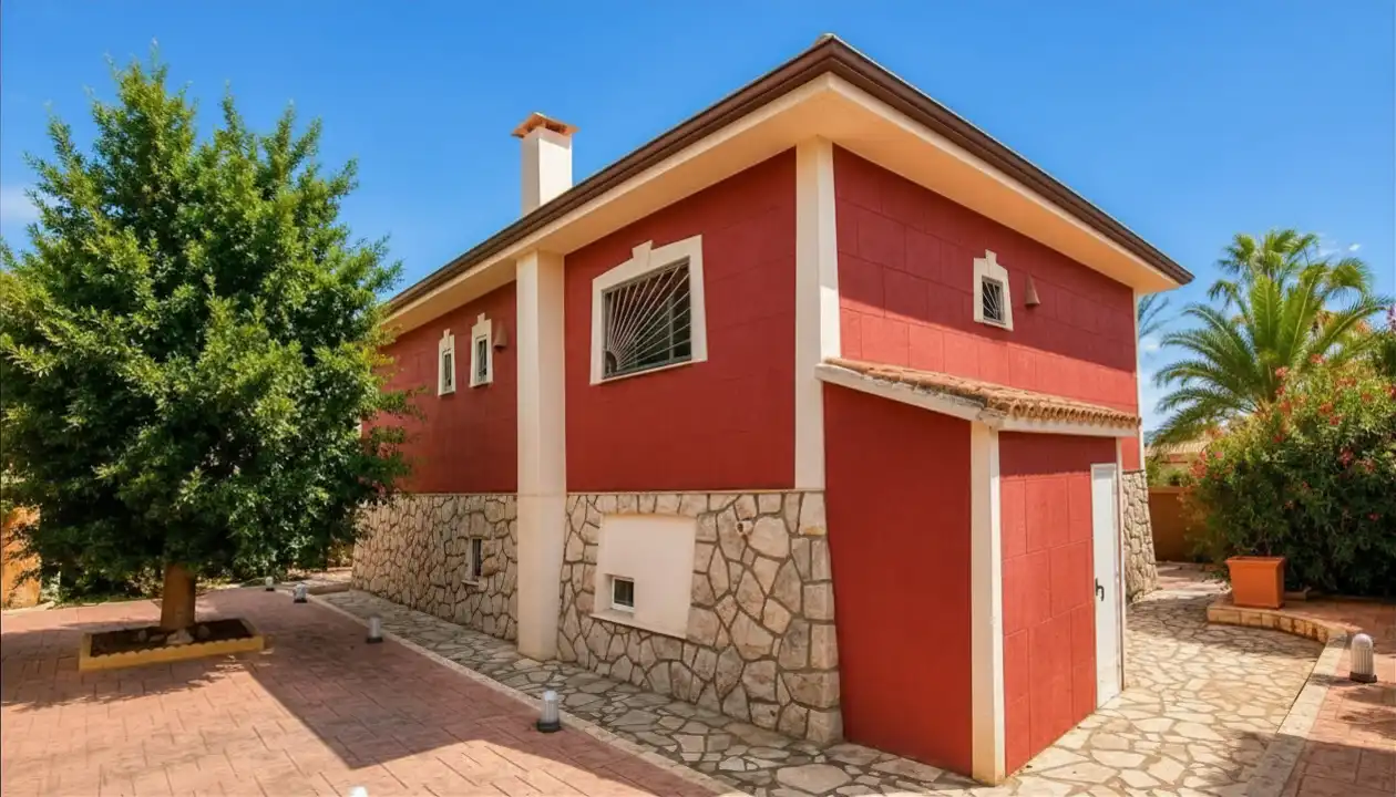 Vista exterior de Casa o xalet en venda en Benidorm amb Aire condicionat, Calefacció i Jardí privat