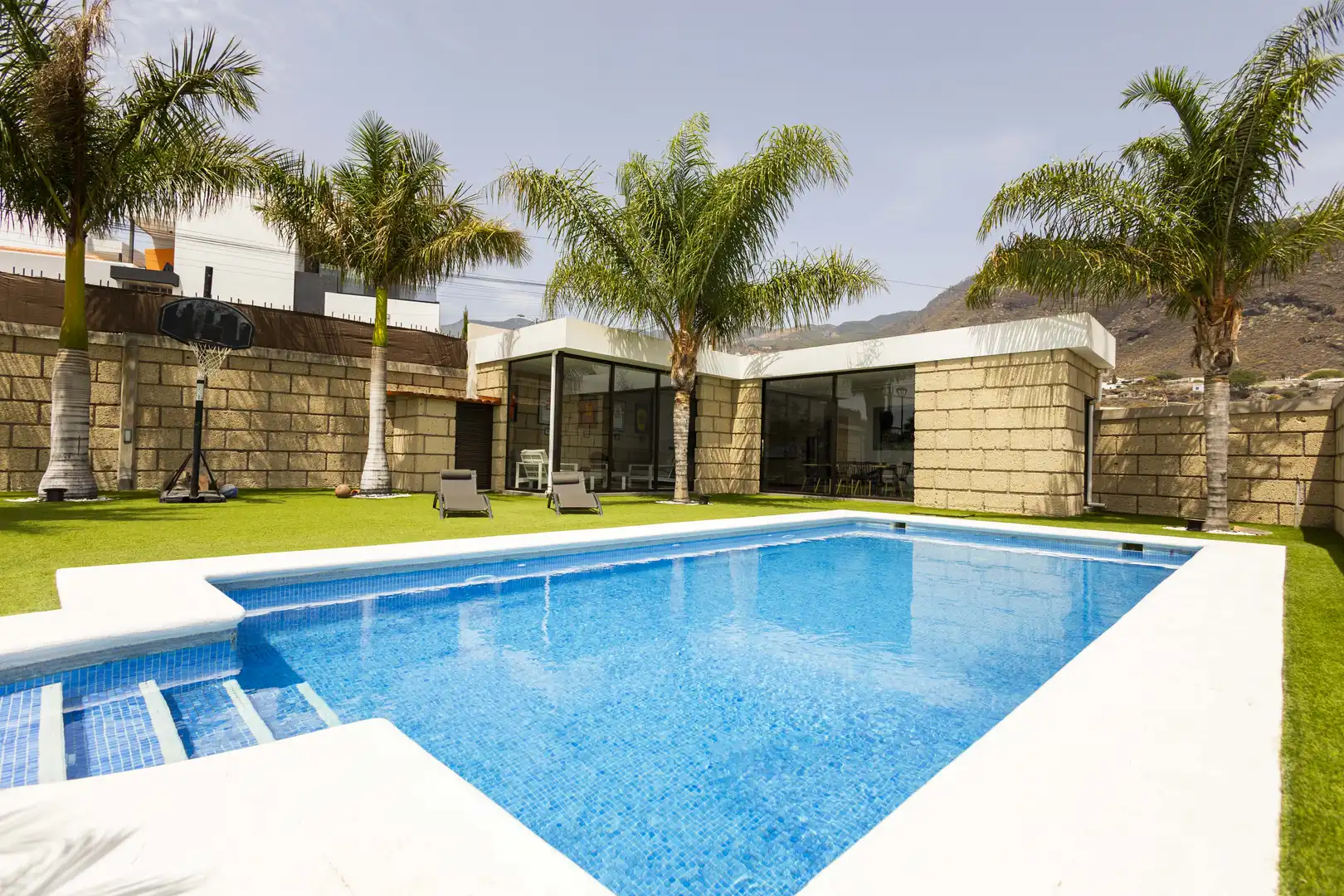 Schwimmbecken von Haus oder Chalet zum Verkauf in Candelaria mit Privatgarten, Terrasse und Abstellraum