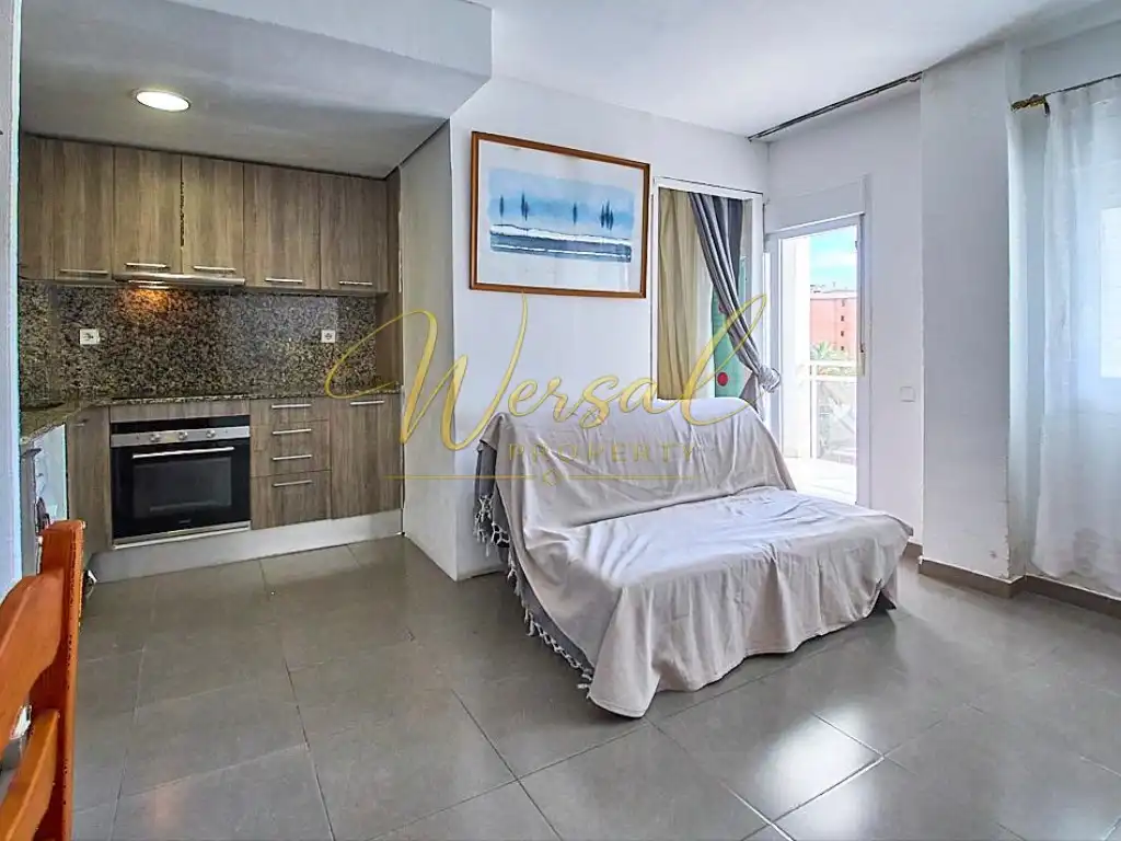 Dormitori de Apartament en venda en Salou amb Piscina comunitària