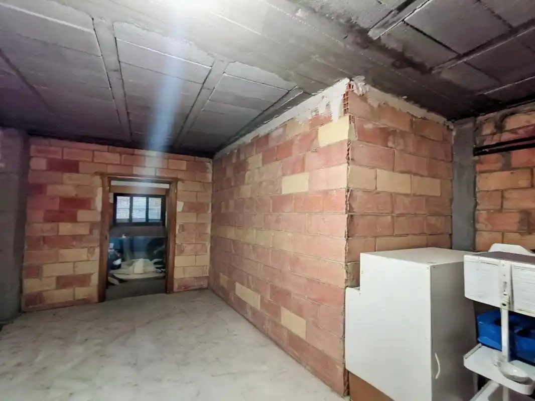 Casa adosada en venda en Oliva amb Calefacció, Terrassa i Balcó
