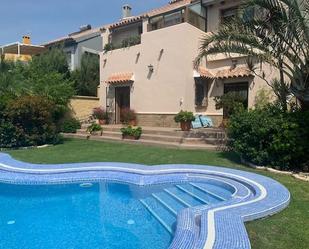 Swimming pool of House or chalet for sale in Algeciras  with Air Conditioner, Heating and Private garden